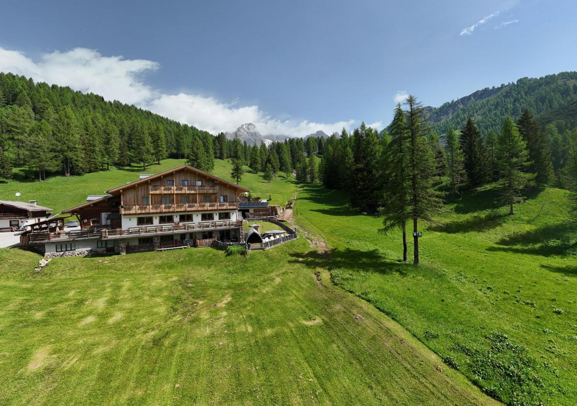 帕索圣佩莱格里诺 Rifugio Flora Alpina酒店 外观 照片